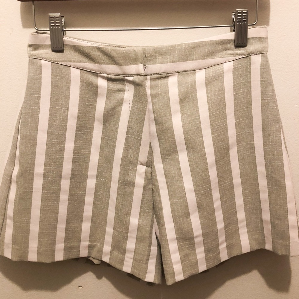 AFTER MARKET Grey & White stripped shorts